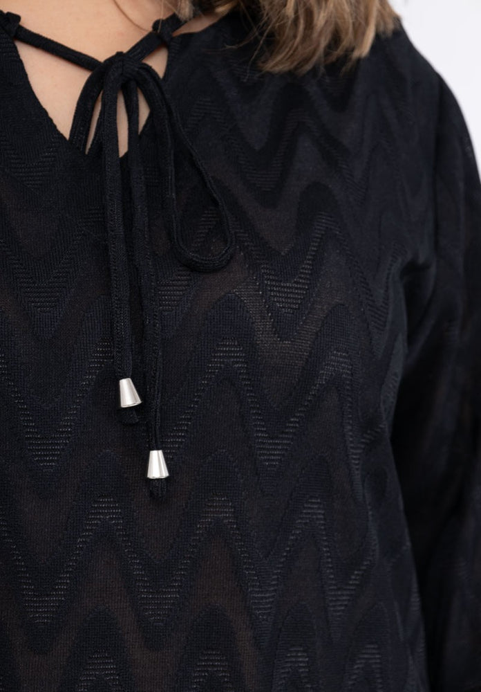 TUNIQUE NOIRE & MANCHES VOLANTEES