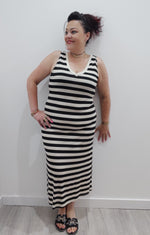 ROBE LONGUE & RAYURES NOIRES