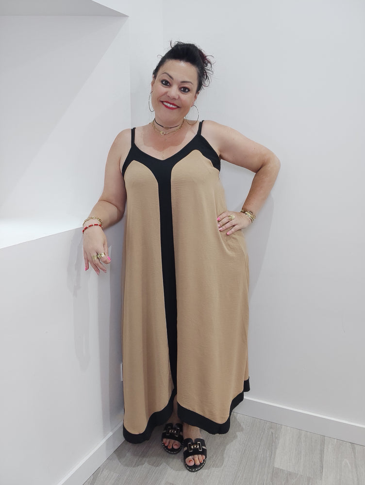 ROBE LONGUE EVASEE & BEIGE