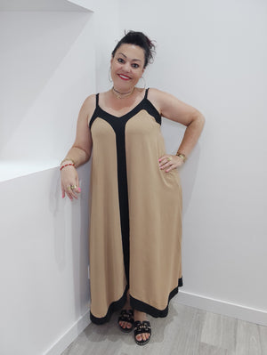 ROBE LONGUE EVASEE & BEIGE
