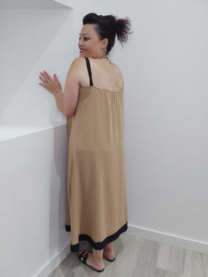 ROBE LONGUE EVASEE & BEIGE