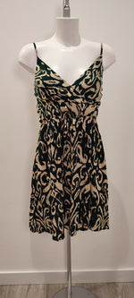 ROBE COURTE A BRETELLES & IMPRIMES