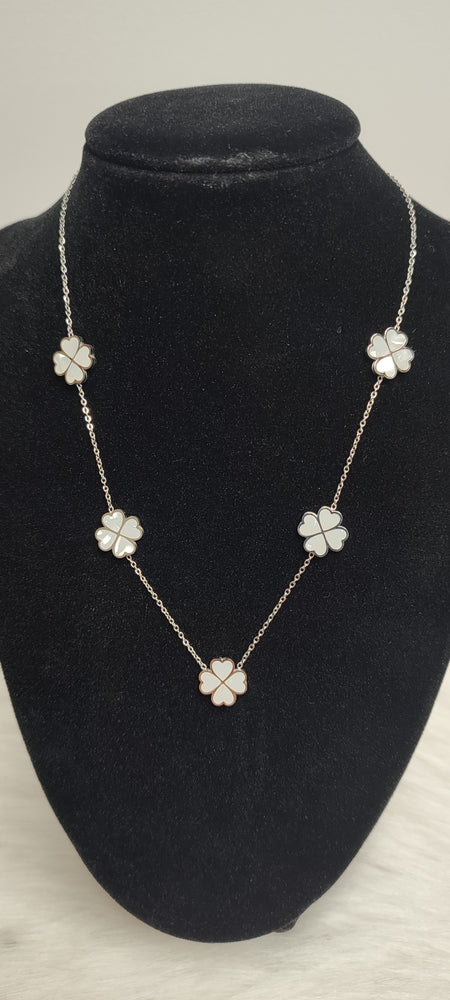 COLLIER TREFLE BLANC NACRE & OR