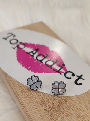 BOUCLES D'OREILLES TREFLE BLANC NACRE & ARGENT ACIER
