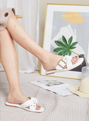 MULES BLANCHES & BOUCLE